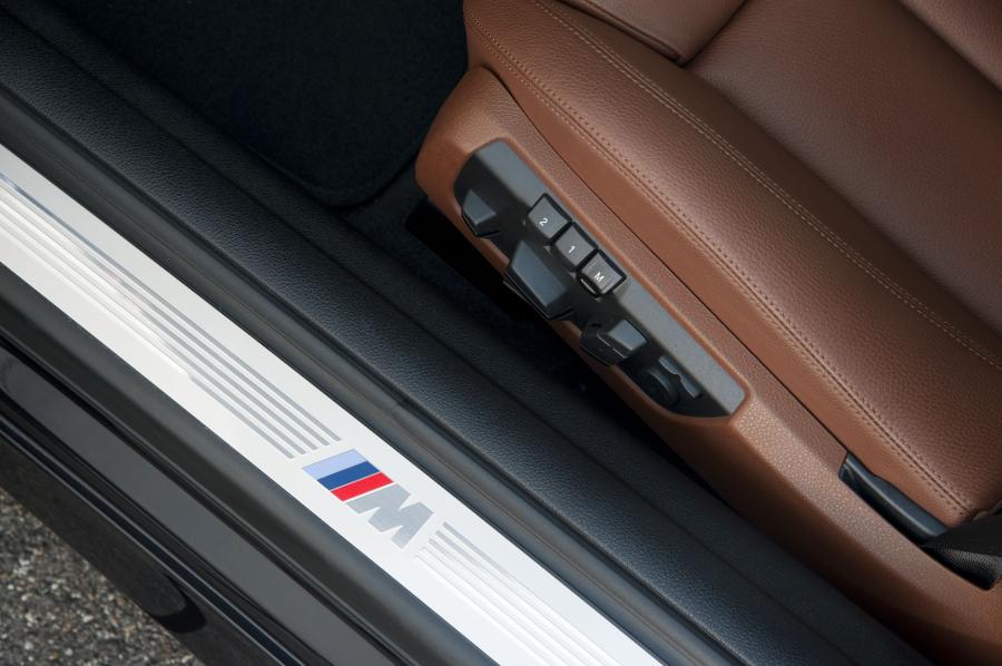 Детали интерьера BMW 640d xDrive Coupe 2012 года  (фото 13 из 70)